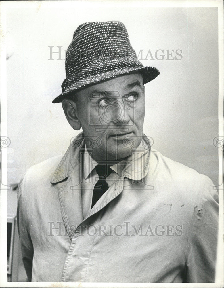 1968 Press Photo Thomas Devine Secretary Alderman Paul Wigoda - Historic Images