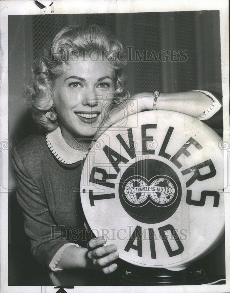 1956Press Photo Actress Karen Lewis to make appearance for Travelers Aid Society - Historic Images