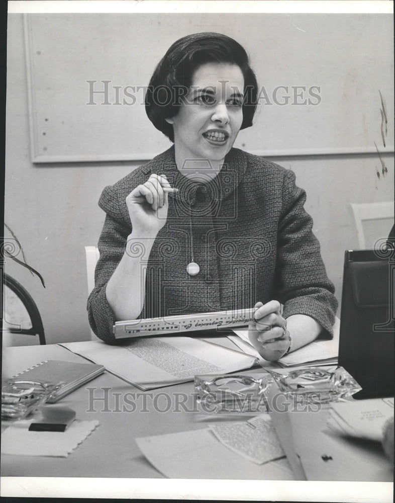 1965 Press Photo Mrs. Richard A. De Wall - Historic Images