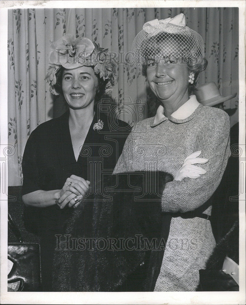 1962 Press Photo Chicago Hearing Society Member Mrs Eugene Kinney - Historic Images