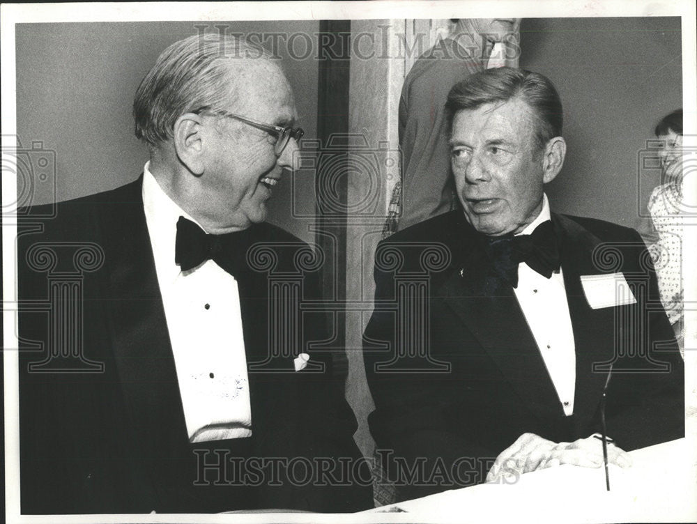 1977 Press Photo Norman Vincent Peale Board Arthur Godfrey ceremonies dinner - Historic Images