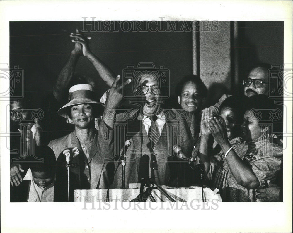 Press Photo Charles Hayes wins Congressional District Race - Historic Images