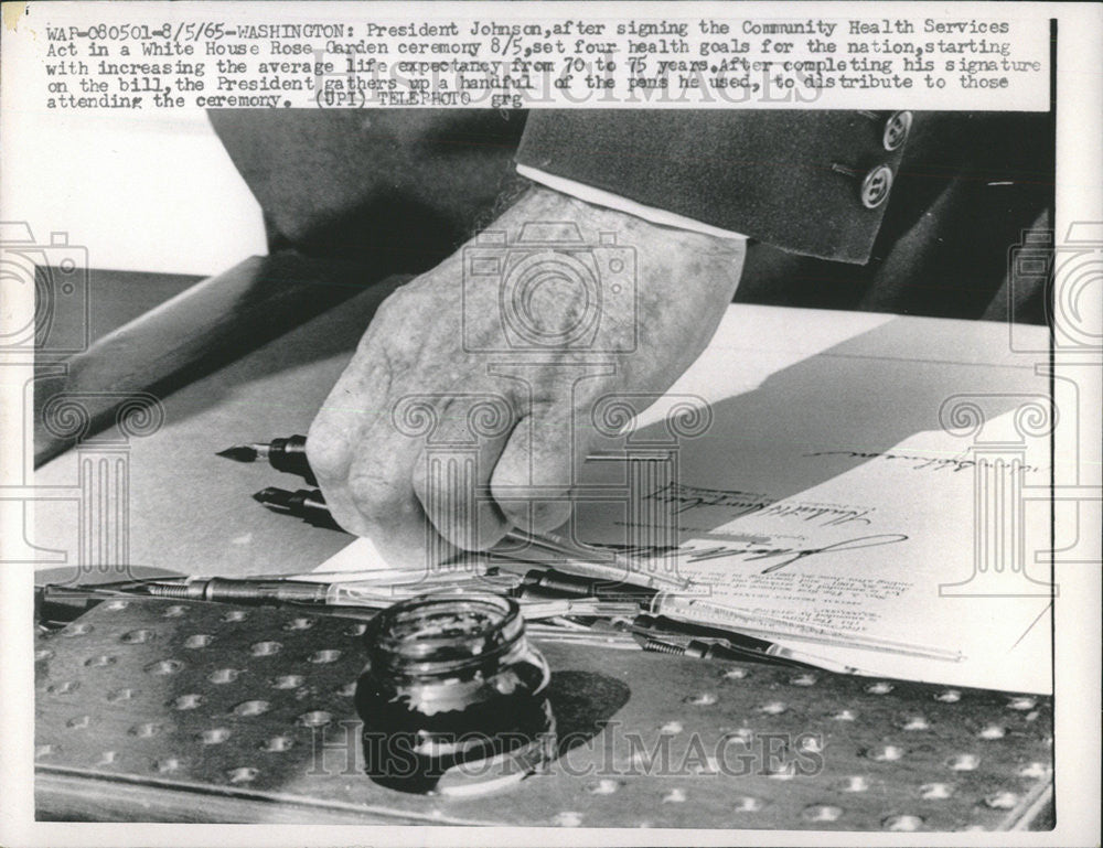 1965 Press Photo President Lyndon B Johnson Community Health Services - Historic Images