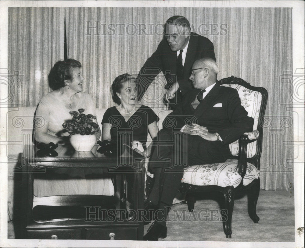 1958 Press Photo Chancellor Lawrence Kimpton wife Marcia Sir George Paton Lady - Historic Images