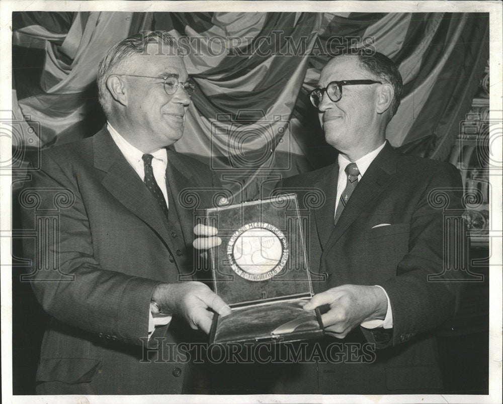 1956 Press Photo Lawrence Kimpton University Chicago Marit Award Sherman Rotary - Historic Images