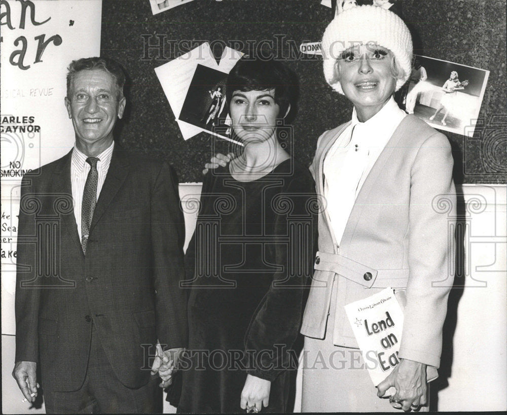 1970 Press Photo Charles Gaynor Sue Laweless Director Lend An Ear - Historic Images