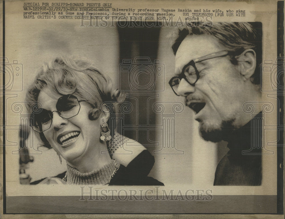 1970 Press Photo Columbia University professor Eugene Raskin Francesca gene wife - Historic Images