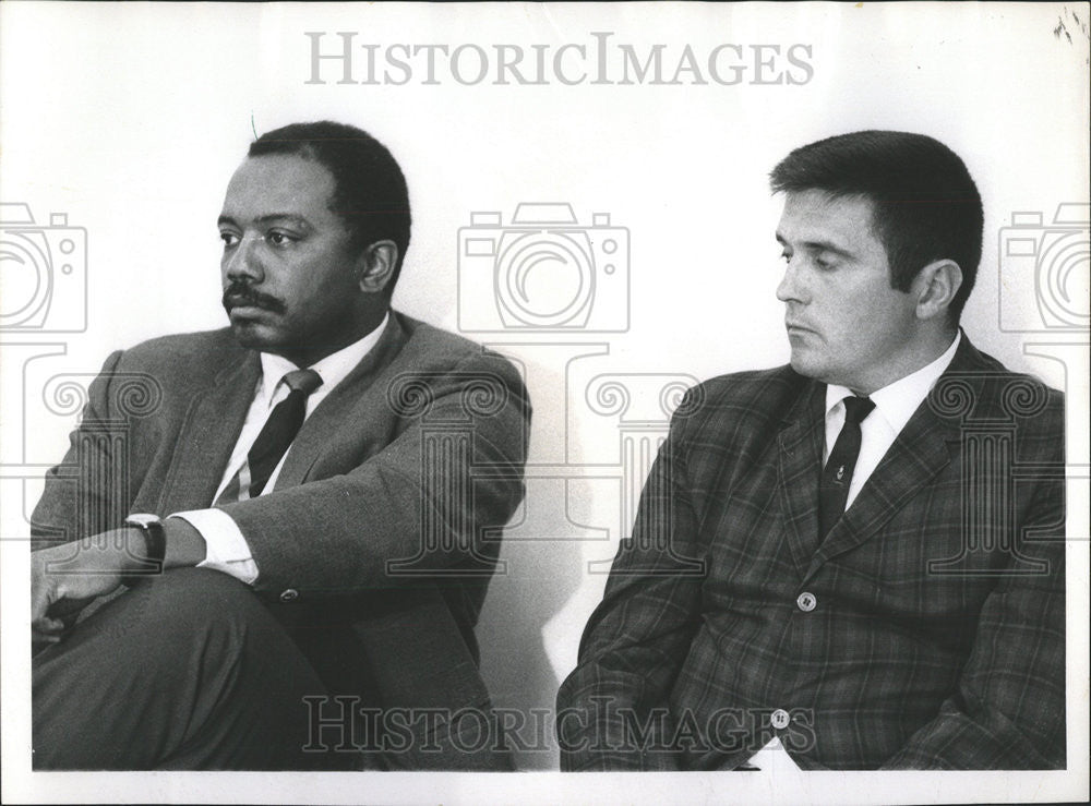 1968 Press Photo Charles Harris George Grasks Patrolmen Police - Historic Images