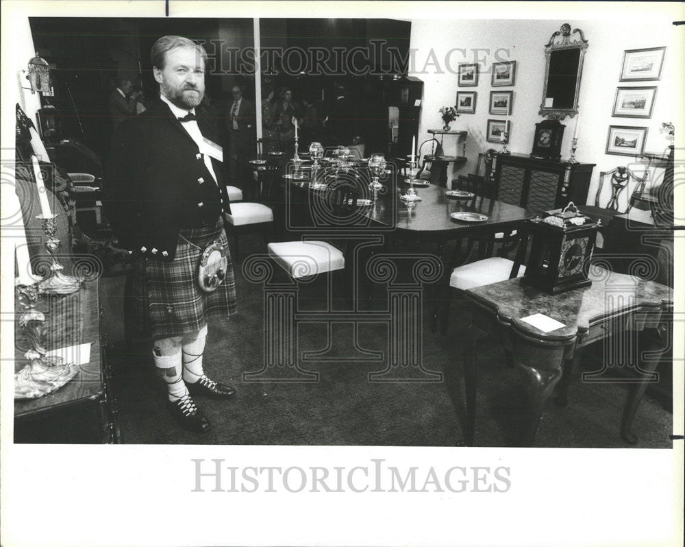 1984 Press Photo John Innes London Chicago International Antique Show - Historic Images