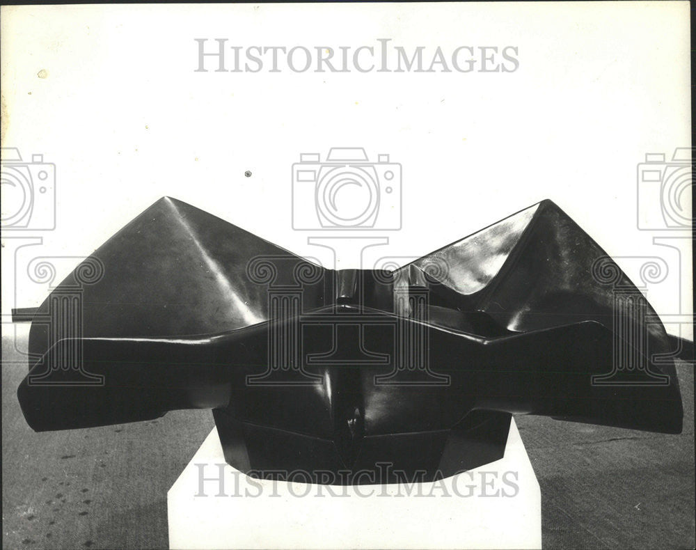 1972 Press Photo Jean Ipousteguy Sculptor - Historic Images