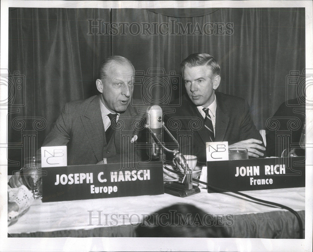 1962 Press Photo Joseph Warsch Europe John Rich France NBC correspondent Table - Historic Images