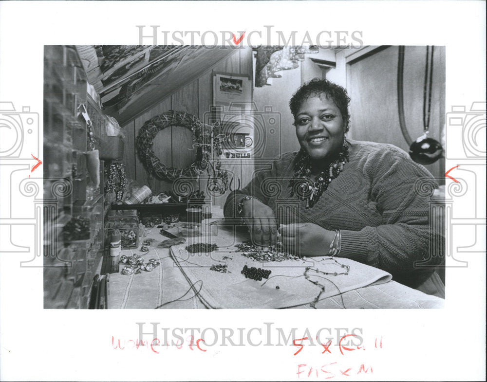 1993 Press Photo Glenda Harris Ethnic Treasures Jewelry Accessories Business - Historic Images