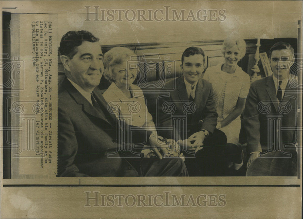 1966 Press Photo Circuit Judge Leo Hanley Milwaukee Gov Warren Supreme Court - Historic Images