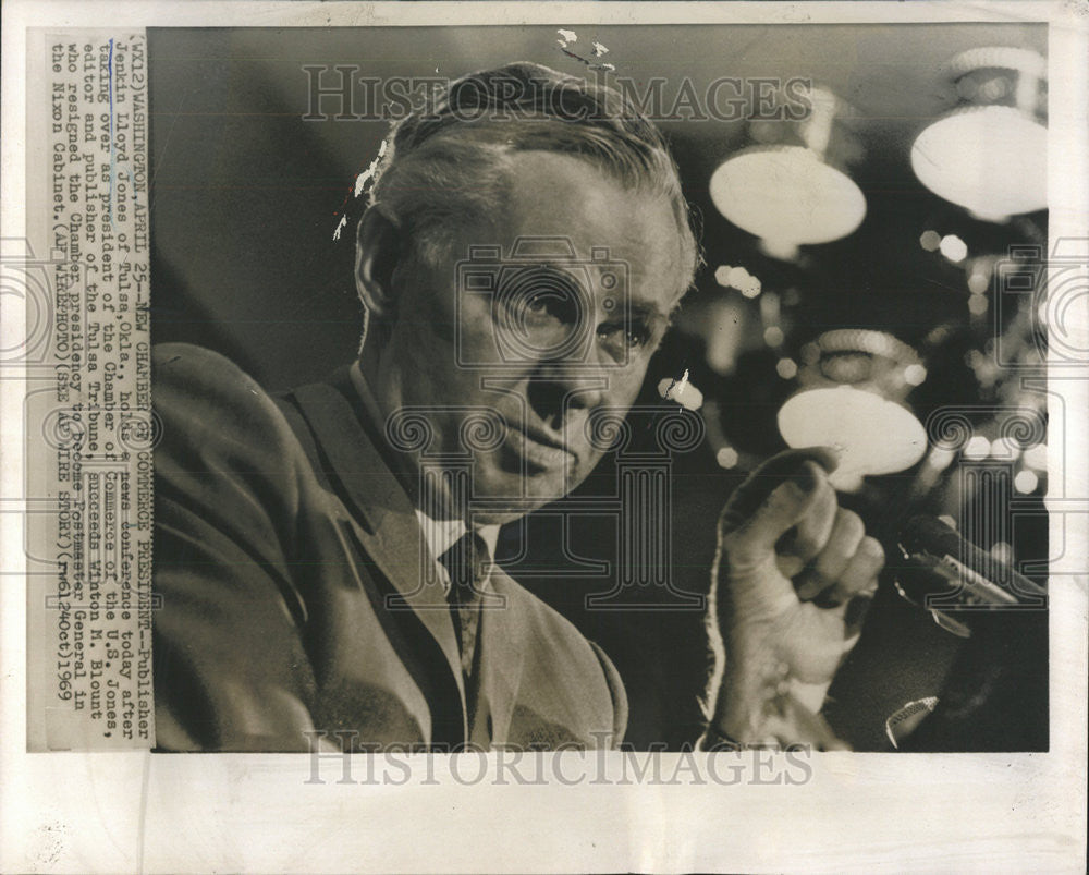 1969 Press Photo Publisher Jenkin Lloyd Jones President Chamber Tulsa Tribune - Historic Images