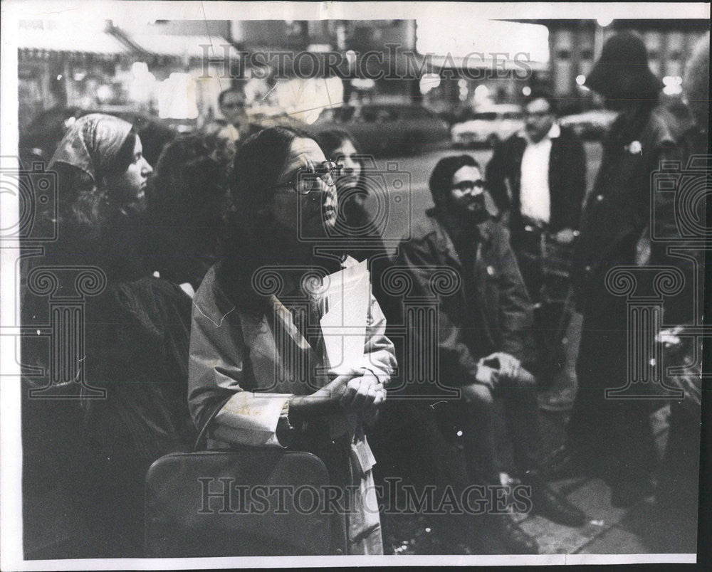 1970 Press Photo Mimi Harris Employee 3 Penny Cinema - Historic Images