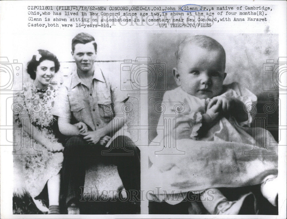 1962 Press Photo Lt. COl. John Glenn Jr. with his wife and baby - Historic Images