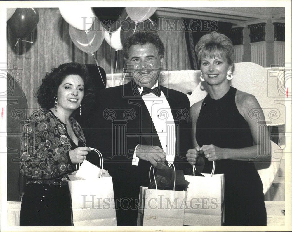 1994 Press Photo Joseph Ginsburg president of the Make a Wish foundation - Historic Images