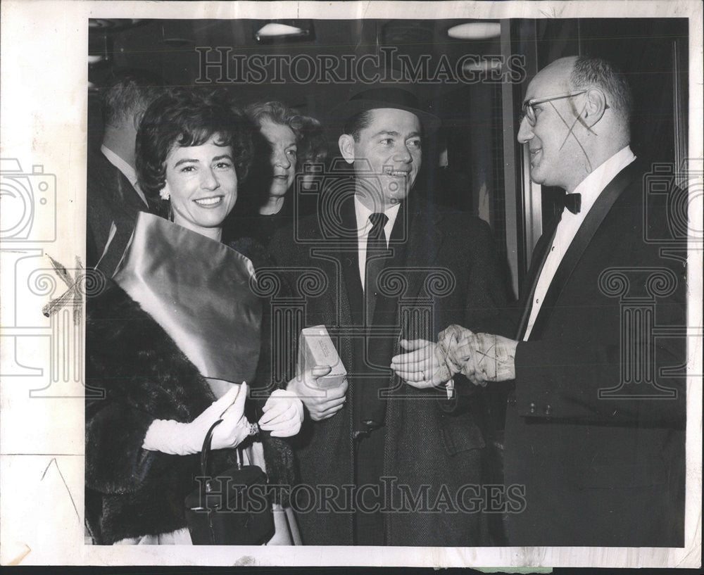 1962 Press Photo Charles Glores Lake Forest Chicago Hull House Families Bound - Historic Images