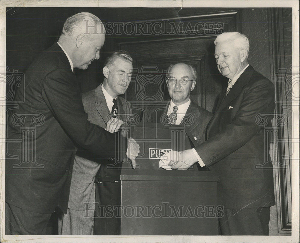 1949 Press Photo Gordon Lang North Michigan Avenue Association President - Historic Images