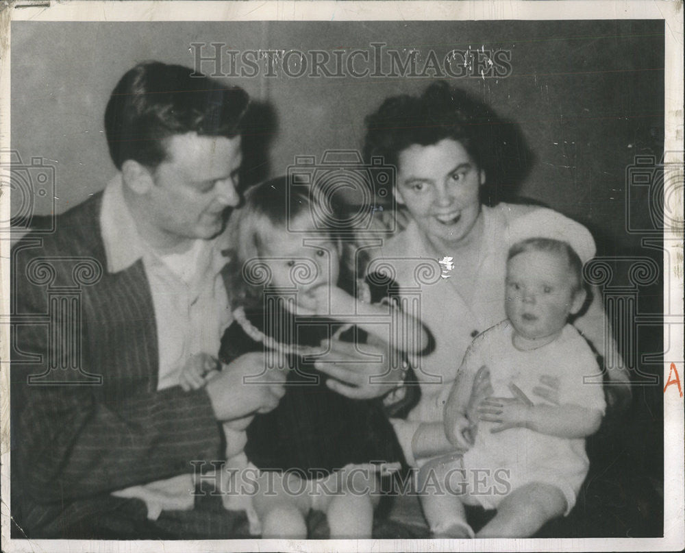 1957 Press Photo Leonard Mlenn Family - Historic Images