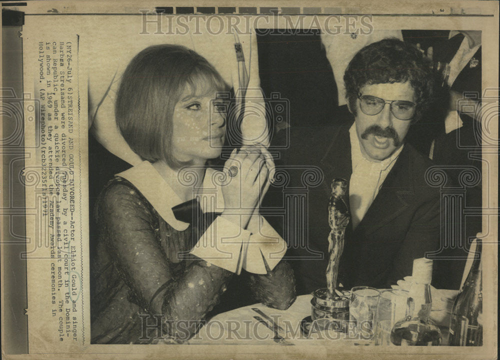 1971 Press Photo Elliot Gould Actor - Historic Images