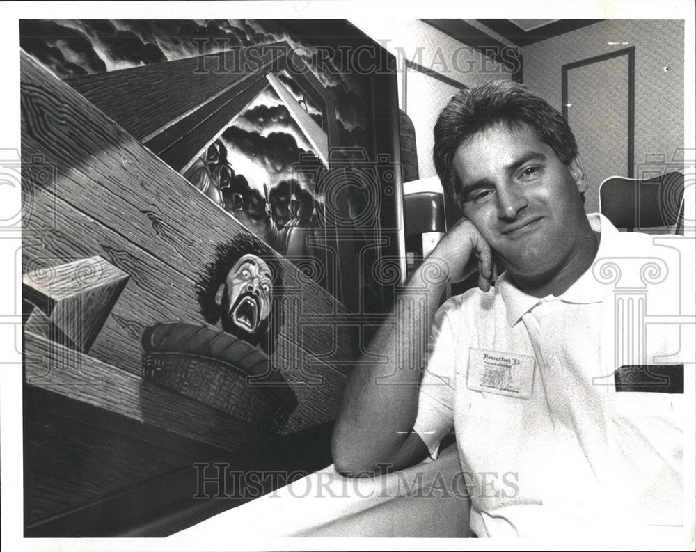1991 Press Photo Steven B.Gould Displays his art at horrorfest. - Historic Images