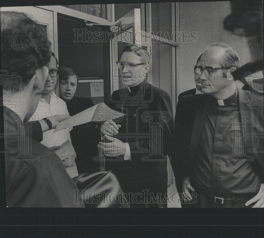 1970 Press Photo Priest Caucus Bishop Thomas Grady John Gorman Holy Trinity - Historic Images