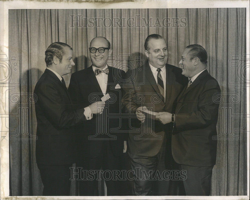 1969 Press Photo Lionel Goldblatt, President Goldblatt Fund, Cancer Research - Historic Images