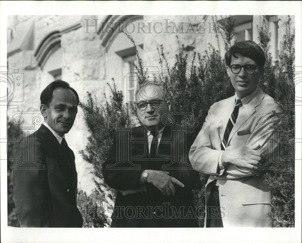 1967 Press Photo Doctor Rubin Gotesky Philosophy Professor Illinois - Historic Images