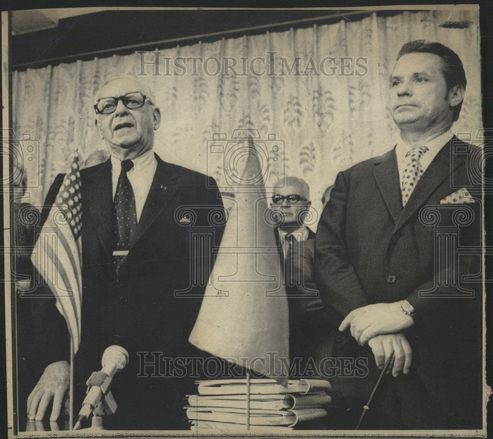 1974 Press Photo Armand Hammer, Chairman Occidental Petroleum Corp, In Moscow - Historic Images