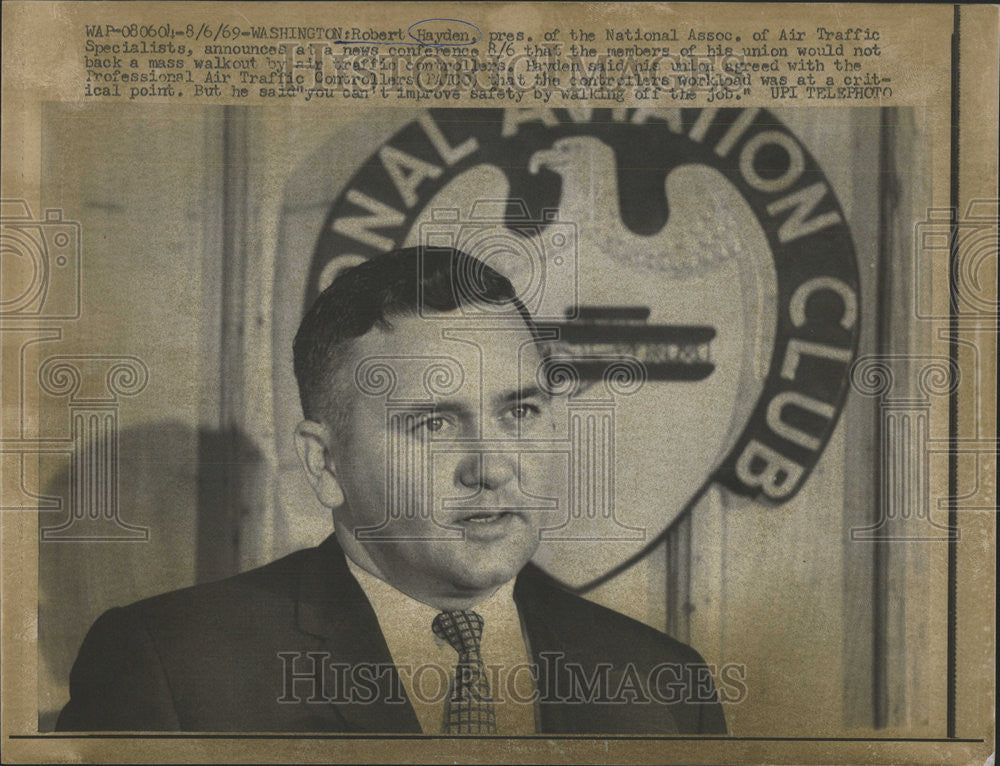 1969 Press Photo Robert Hayden, Pres. of the National Assciation of Air Traffic - Historic Images