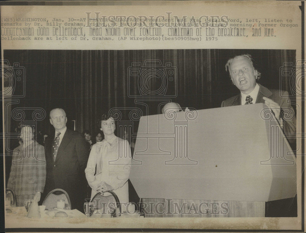 1975 Press Photo President &amp; Mrs.Gerald Ford, listen to Dr.Billy Graham. - Historic Images