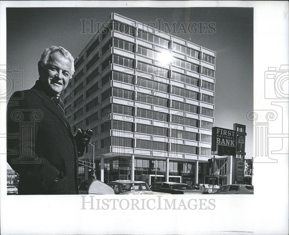 1976 Press Photo Developer Jerry Gottlleb First National Bank Building - Historic Images