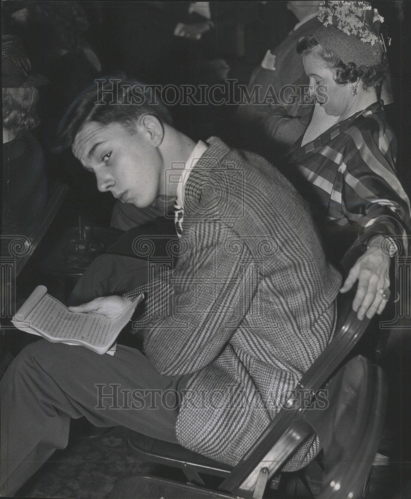 1945 Press Photo William Foote McLaughlin N.U Charge of mistreatment of dogs - Historic Images