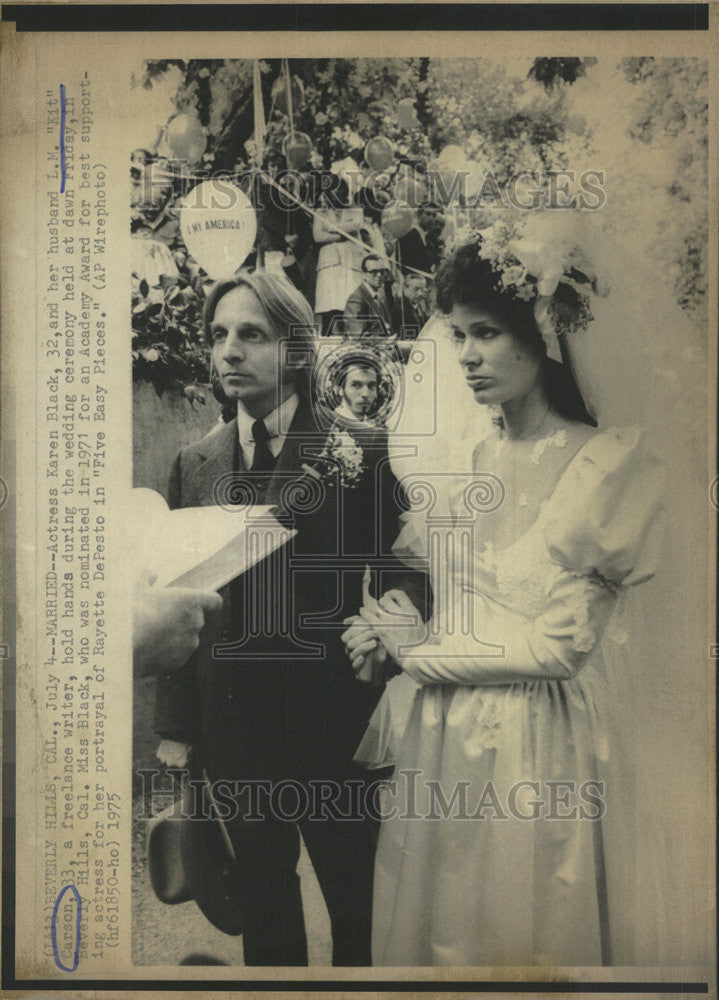 1975 Press Photo Actress Karen Black Kit Carson Married ceremony writer Hill - Historic Images