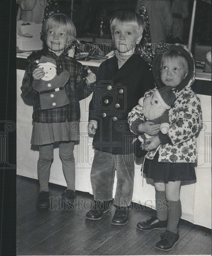 1965 Press Photo Young Thomas Malarkey Jennifer Mary Ames spectators Germania - Historic Images