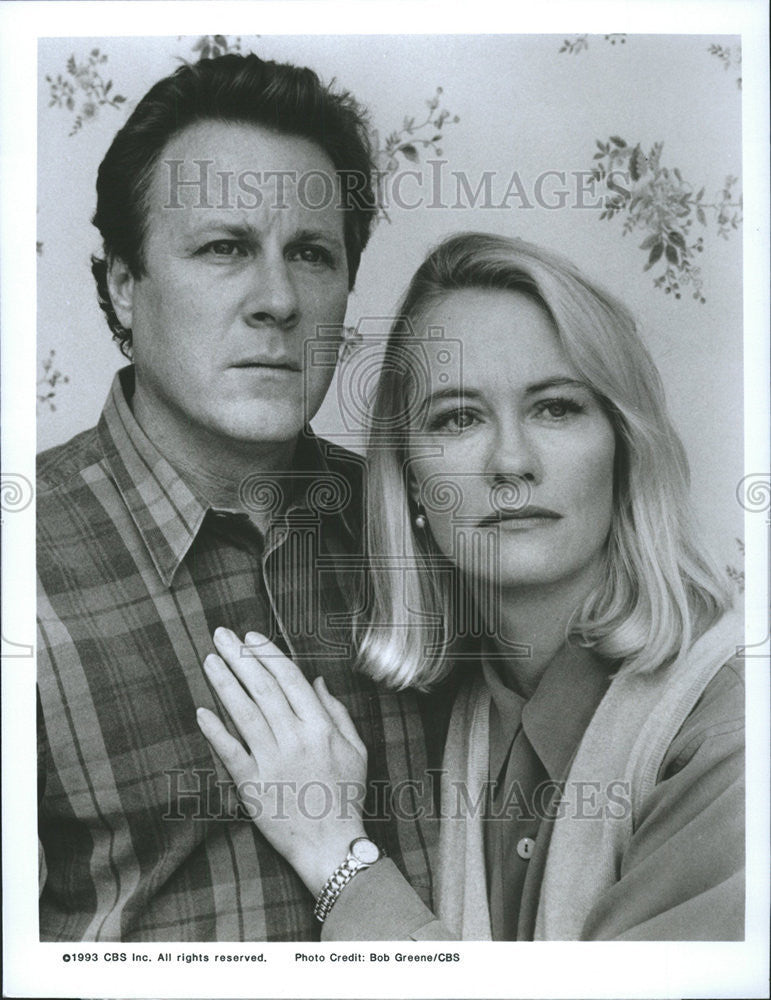 1993 Press Photo John Heard Cybill Shepherd acts Little Boy Program Scene - Historic Images