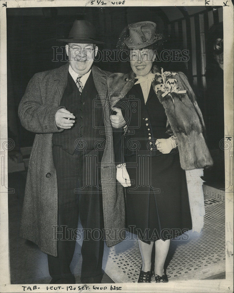 1946 Press Photo BOB CASEY HAZEL MACDONALD FORMER CORRESPONDENTS  DAILY NEWS - Historic Images