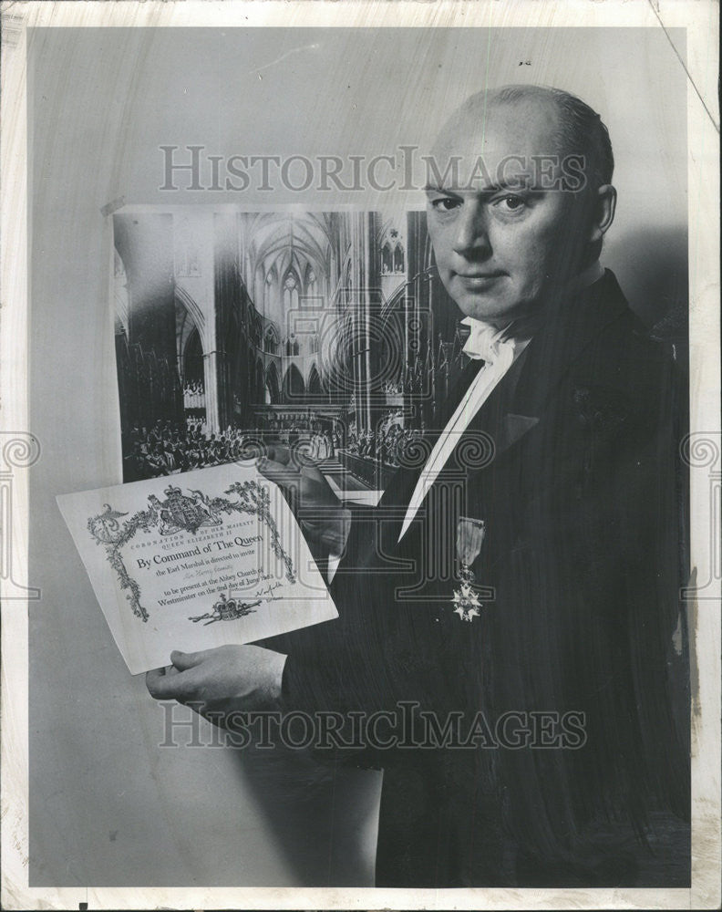 1953 Press Photo Henry Cassidy displays French Government Awarded Westminster - Historic Images