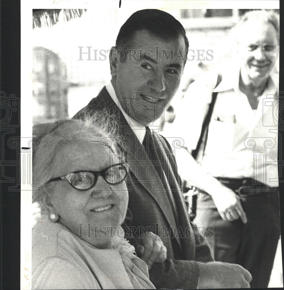 1977 Press Photo Minnie Bilandie son Steve Jayne Jim Thompson - Historic Images