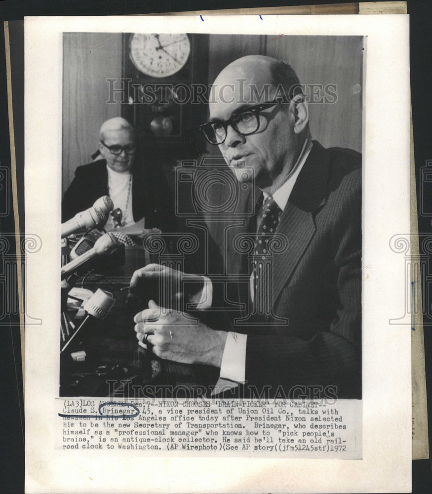 1972 Press Photo Claude Brinegar vice President Union Oil Newsmen Los