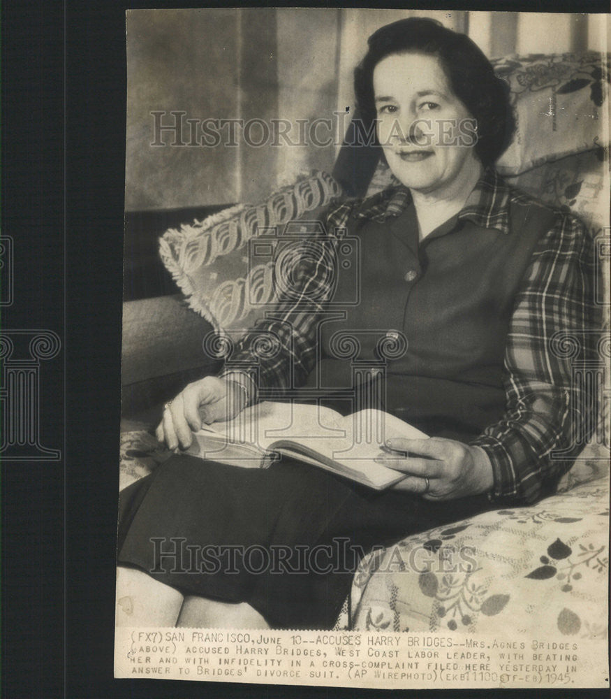 1945 Press Photo Agnes Bridges Harry West Coast Labor Leader San Francisco - Historic Images