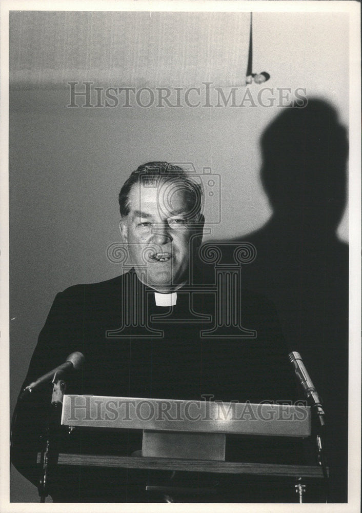 1981 Press Photo Peter Brien Roy Bourgeois&#39; immediate superior at Knoll - Historic Images