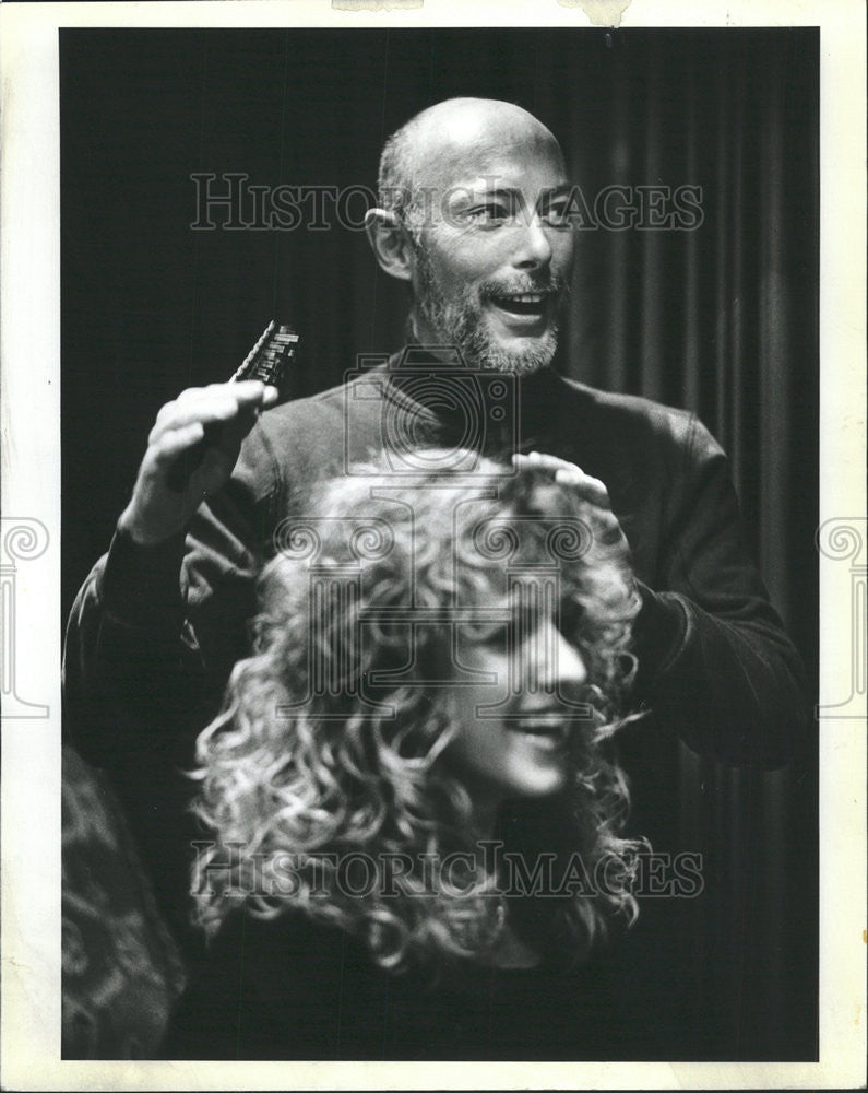 1983 Press Photo Robert Bracken Hair Stylist Chicago - Historic Images