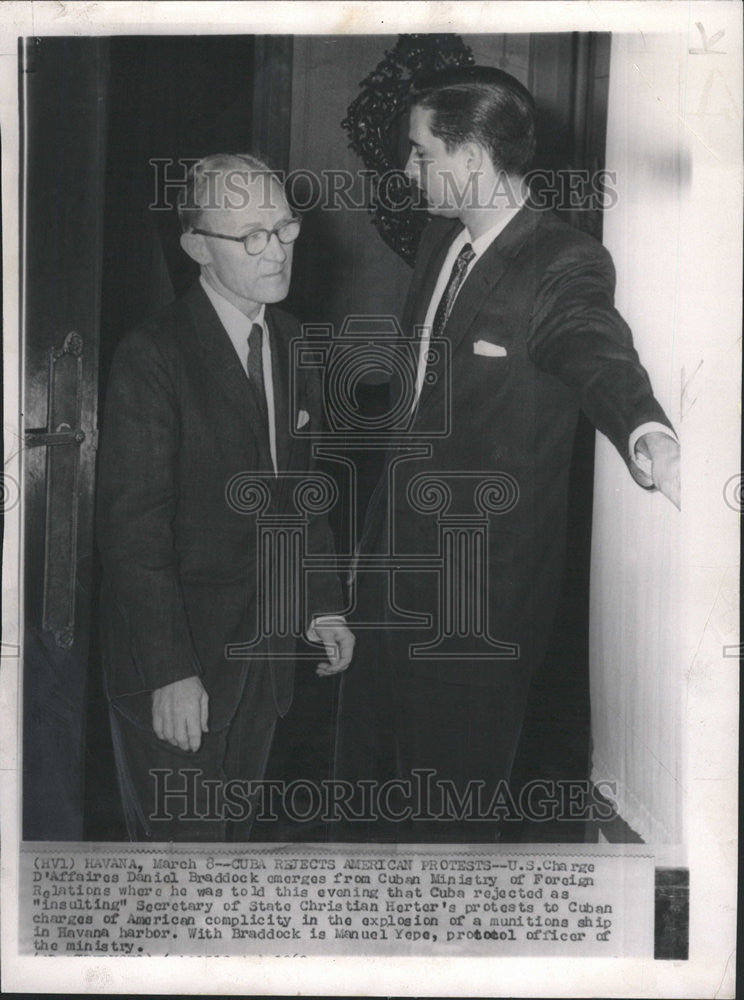 1960 Press Photo D&#39;Affaires Daniel Braddock Got Charge for Insulting Secretary - Historic Images