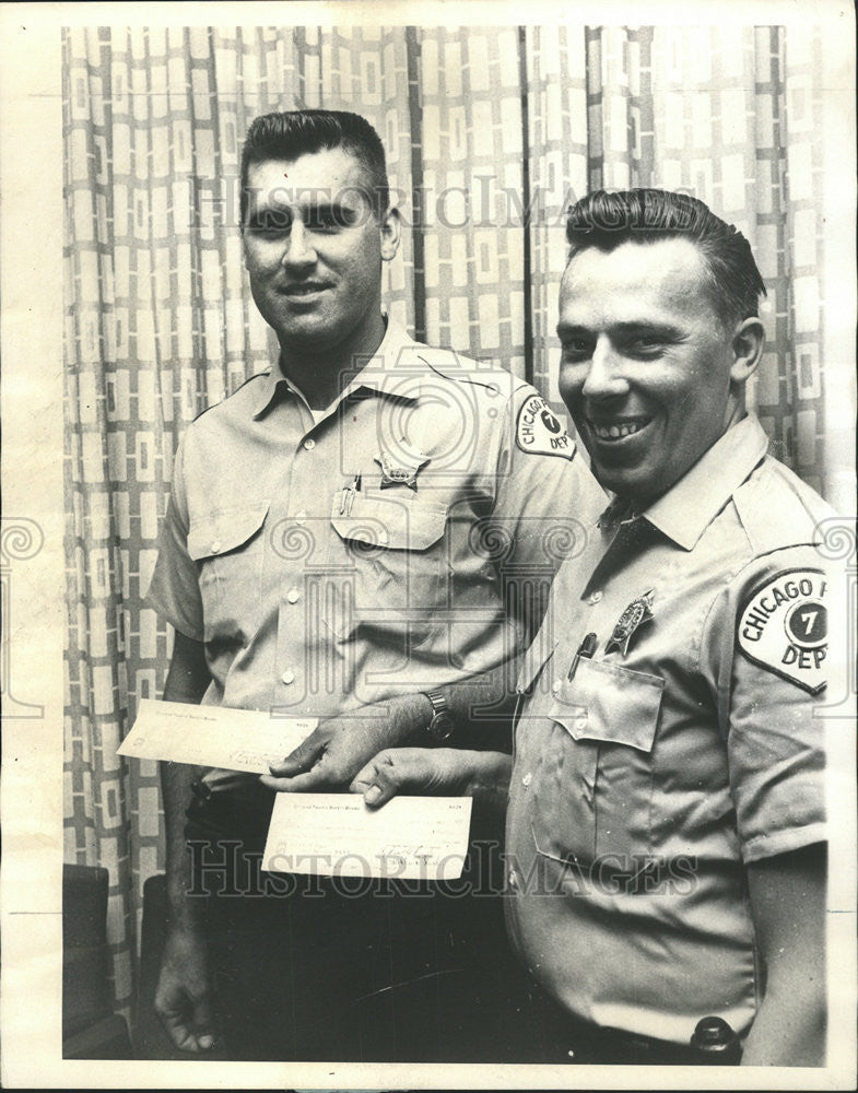 1965 Press Photo Police Traffic Heroes John Babusch &amp; Gordon Zahrenhusen - Historic Images