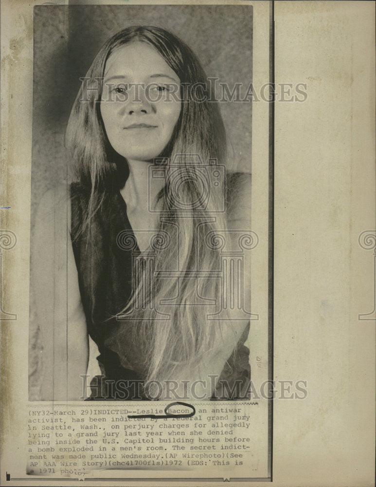 1971 Press Photo Leslie Bacon antiwar activist indicted for perjury - Historic Images