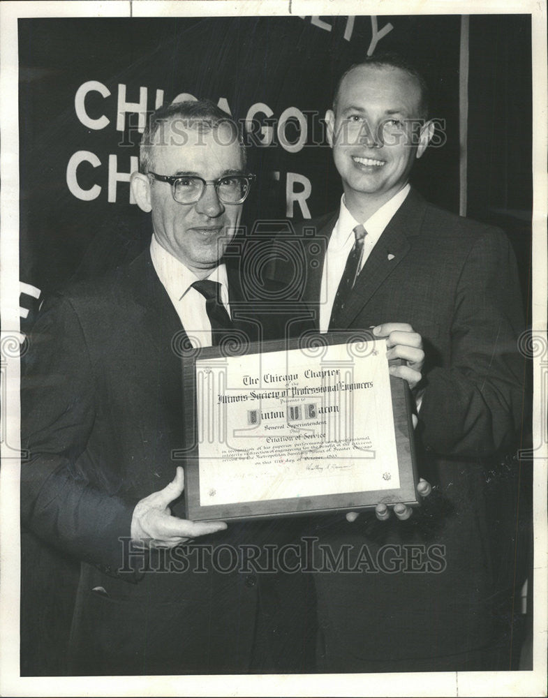 1963 Press Photo Vinton BaconChicago Sanitary District award Chapter - Historic Images