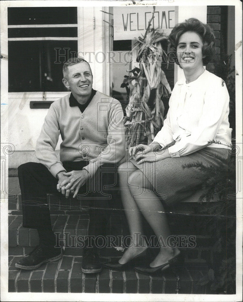 1964 Press Photo Vincent Balaty with daughter Adrienne &quot;Walking Father&quot; - Historic Images