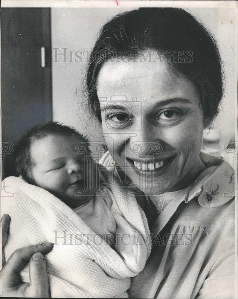 1974 Press Photo Rep. Susan Catania - Historic Images